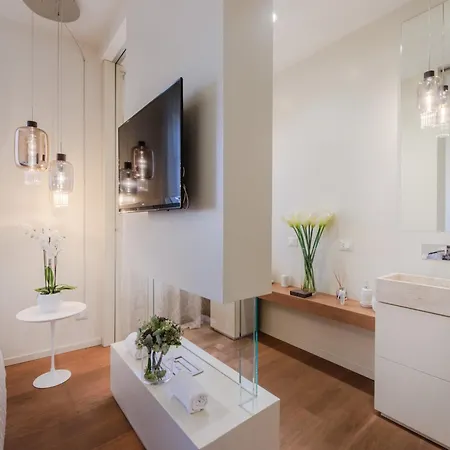 Elegant Retreat In The Heart Of דירה לוקה