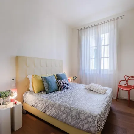 דירה Elegant Retreat In The Heart Of
